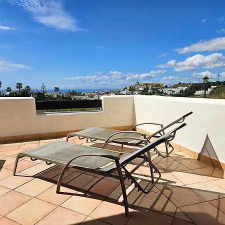 3 Bedroom Townhouse Sunset Golf Сasa de vacaciones Estepona