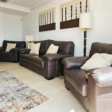 3 Bedroom Townhouse Sunset Golf Holiday home *